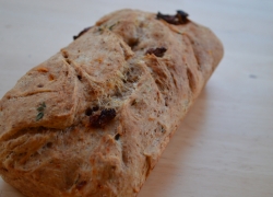 A Tear-and-Share Treat: Sun-Dried Tomato and Thyme Loaf