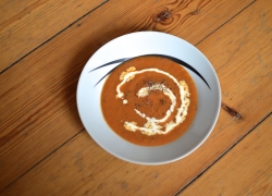 Roast Tomato and Garlic Soup