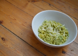 Guaca-pesto pasta