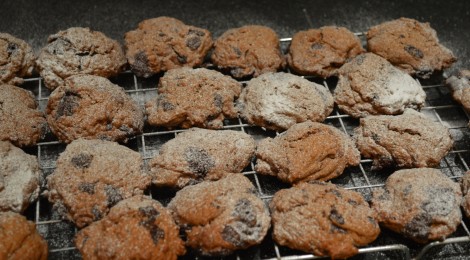 Double Chocolate, Cinnamon and amaretto cookies