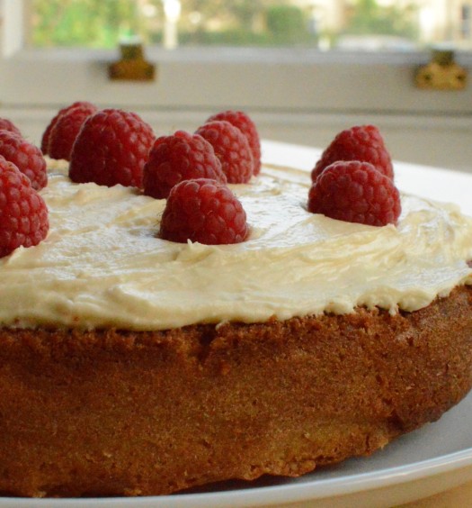 Pimm's & Raspberry Cake