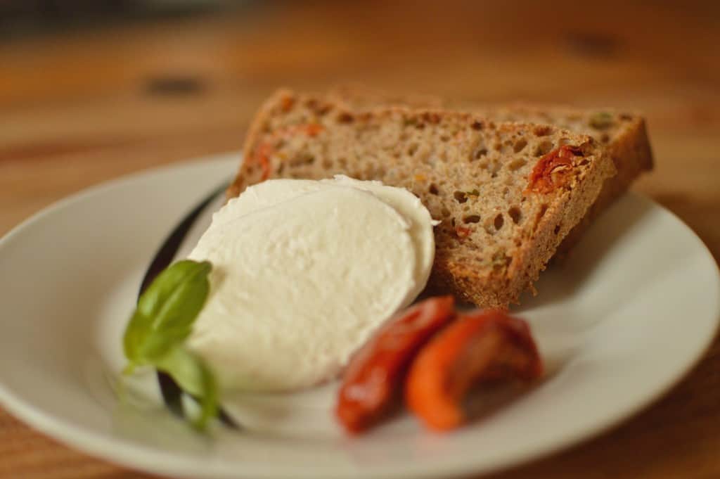 Basil and sun-dried tomato bread